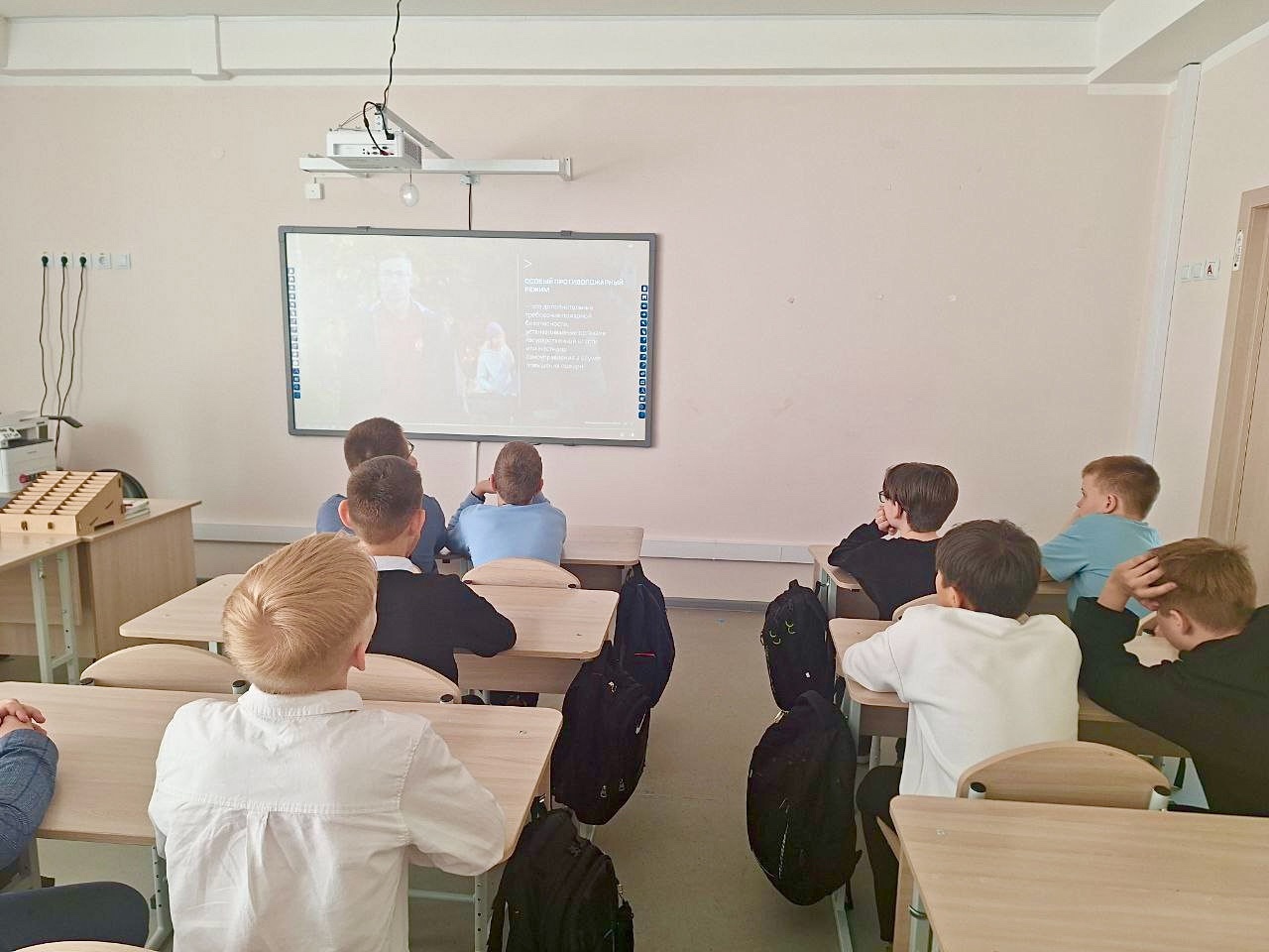 ЮНЫЕ ПОЖАРНЫЕ ДЕТЯМ.
