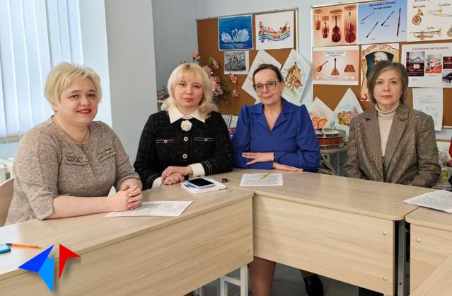 ТЕБЕ МЫ, МУЗЫКА, ВЕРНЫ – В ШКОЛЕ СОСТОЯЛОСЬ ОТКРЫТОЕ УЧЕБНОЕ ЗАНЯТИЕ МЛАДШЕГО ХОРА «ЛИРА».